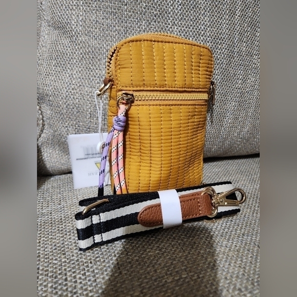 Quilted Nylon Phone Holder - Picture 1 of 3